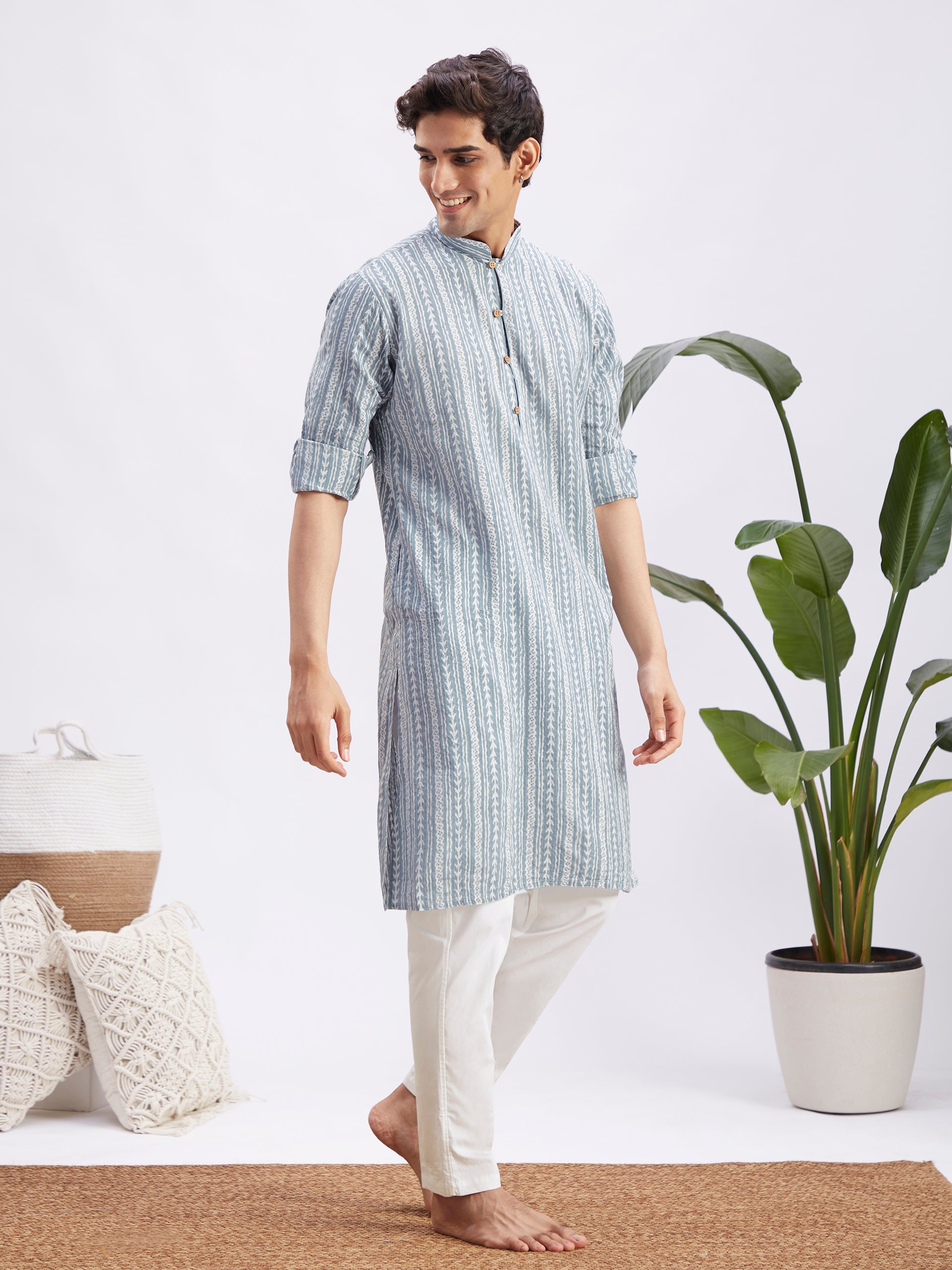 Men's Grey And White Batik Printed Kurta With White Pant Set