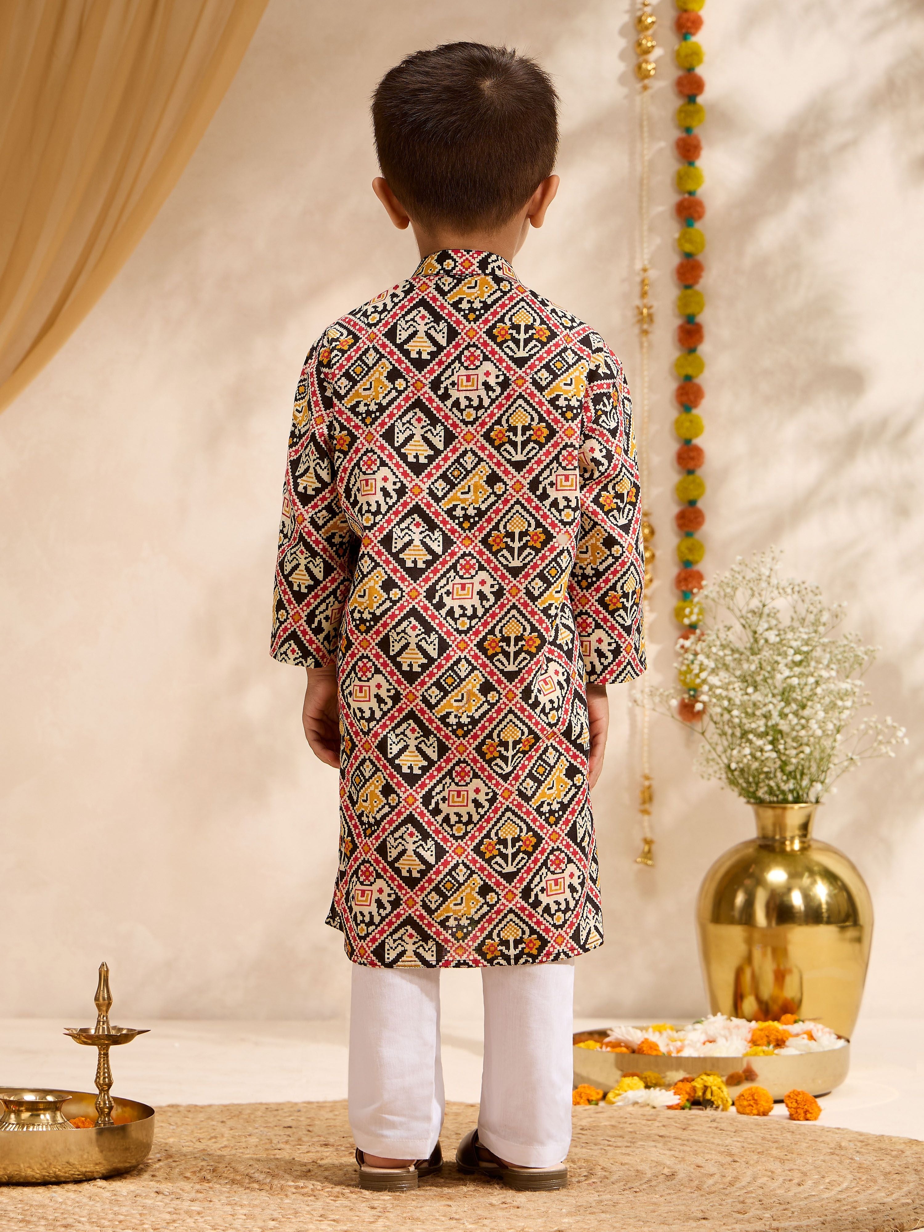 Boys's Black Cotton Ikkat Thigh Length Kurta And Pyjama Set