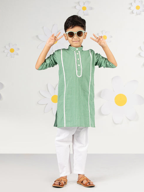 Boy's Green Kurta Pyjama Set With Kantha Work