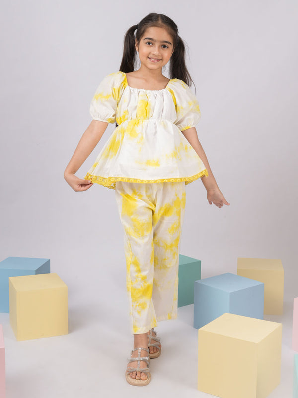 Girl's Yellow Cotton Cambric Clothing Set With Tie