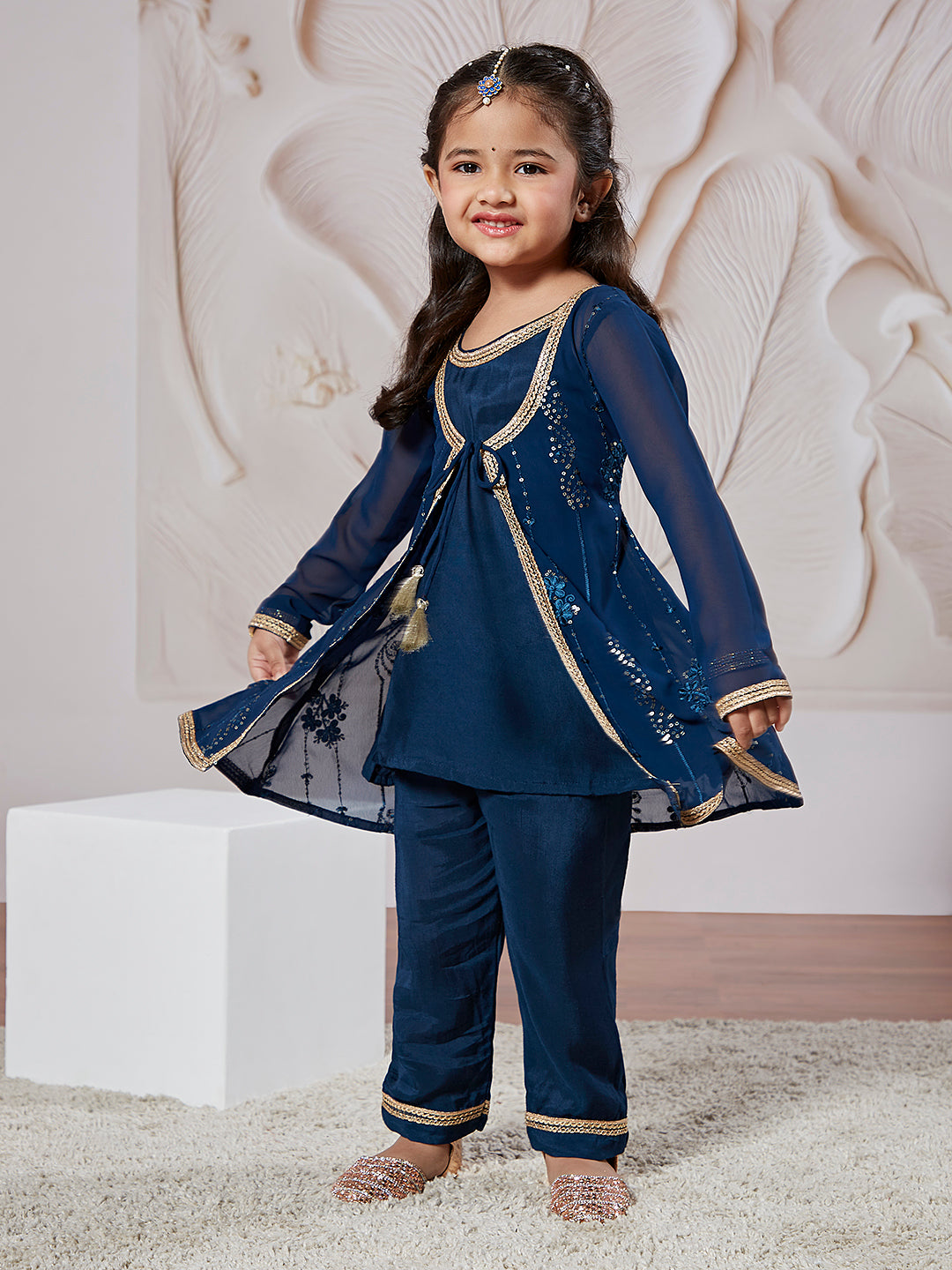 Girl's' Turquoise Jacket Kurta Set