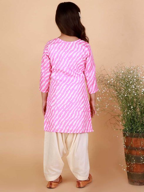 Girl's' Pink Printed Kurta & Cream Patiala Set