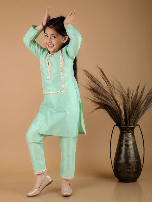 Girl's' Mint Green Viscose Kurta Pant Set