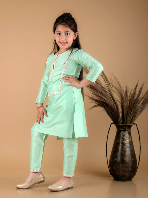 Girl's' Mint Green Viscose Kurta Pant Set