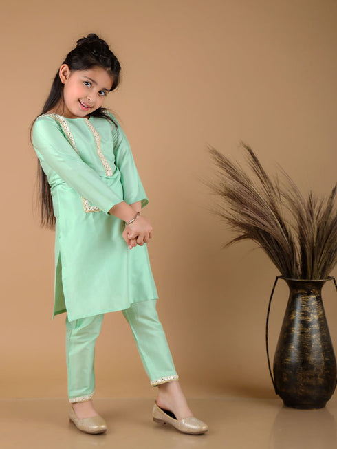 Girl's' Mint Green Viscose Kurta Pant Set
