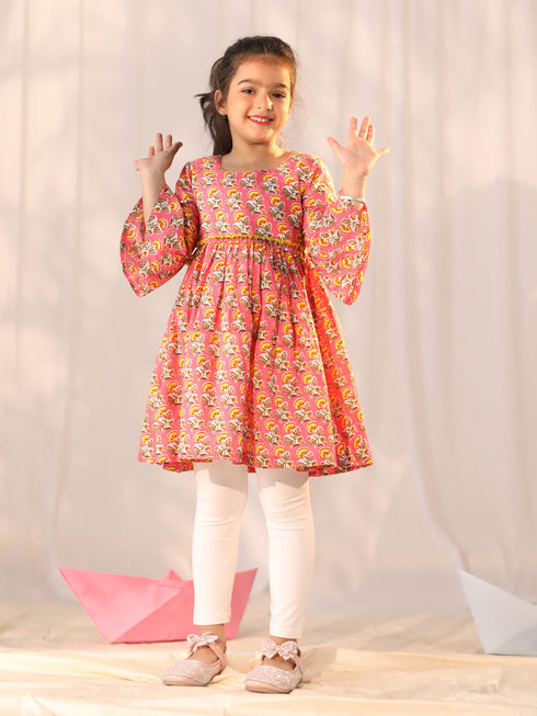 Girl's' Pink And White Kurta Leggings Set