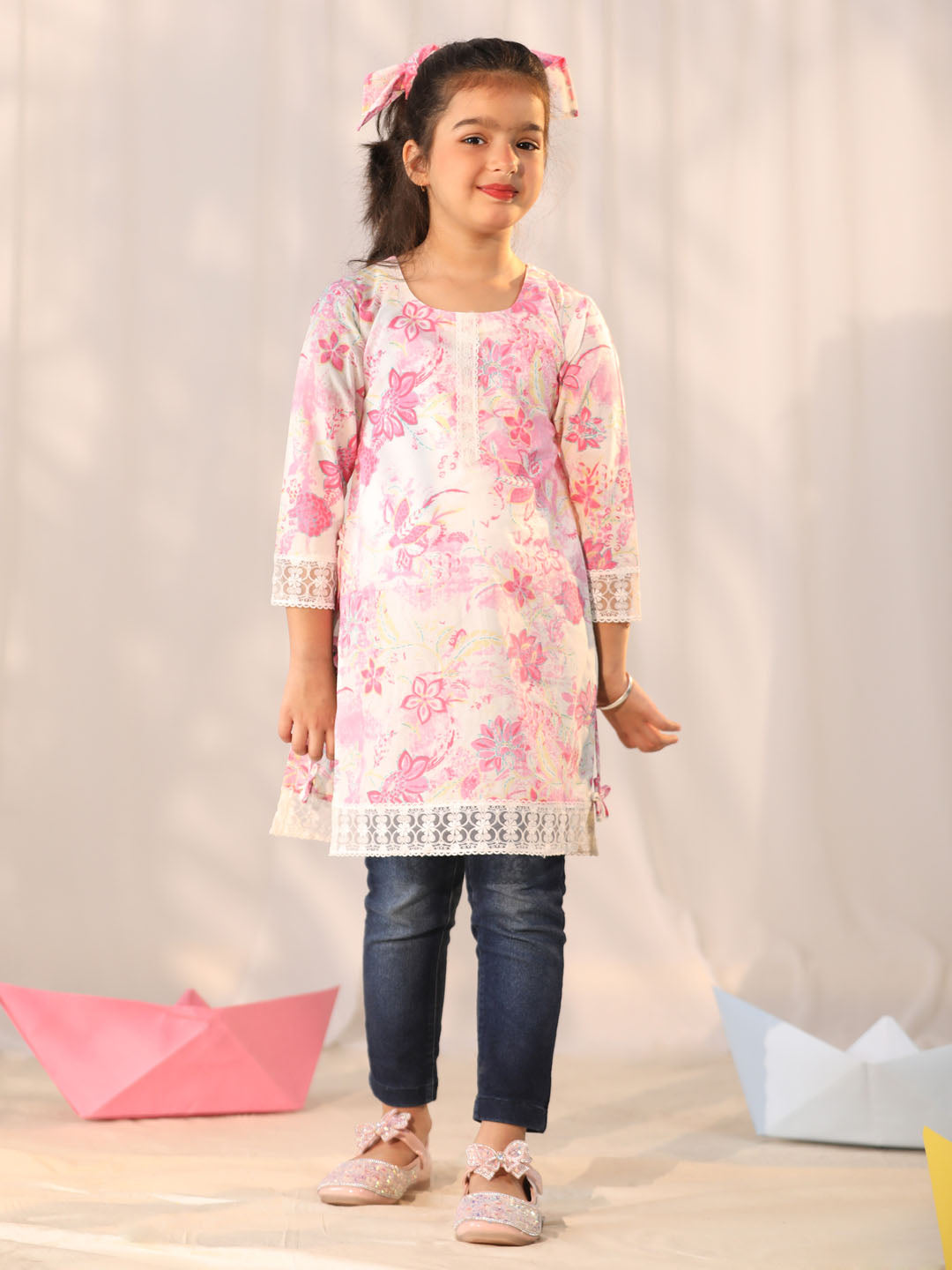 Girl's' Pink Printed Kurta