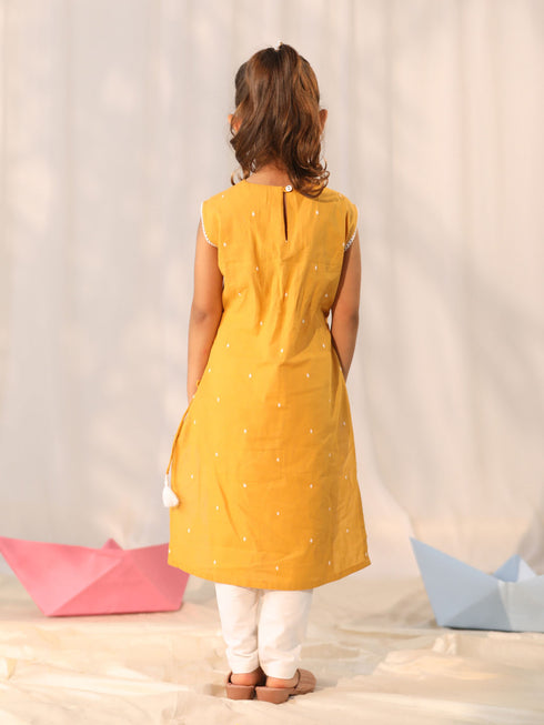 Girl's' Mustard Kurta Leggings Set