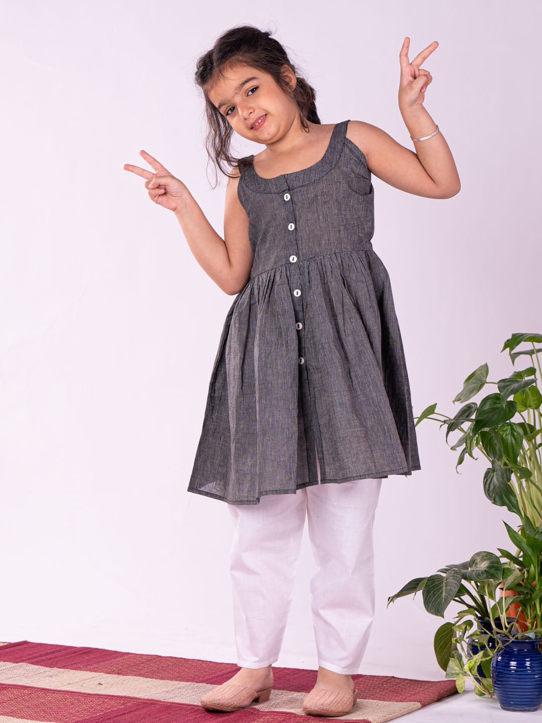 Girl's' Handloom Cotton Kurta And Straight Pant Set