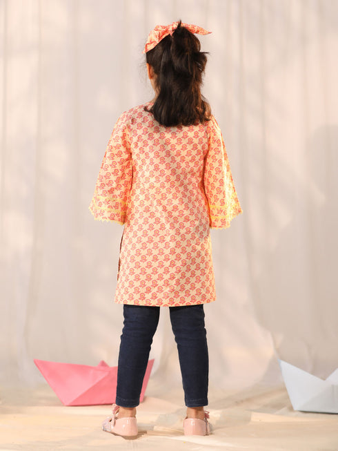 Girl's' Peach Cotton Printed Kurta
