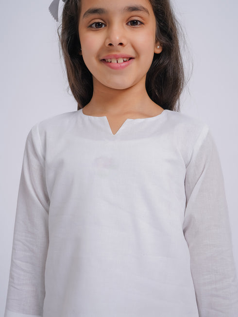 Girl's' White Kurta, Leggings And Dupatta