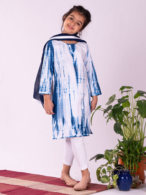 Girl's Blue & White Pure Cotton Tie-Dye Kurta Leggings & Dupatta Set