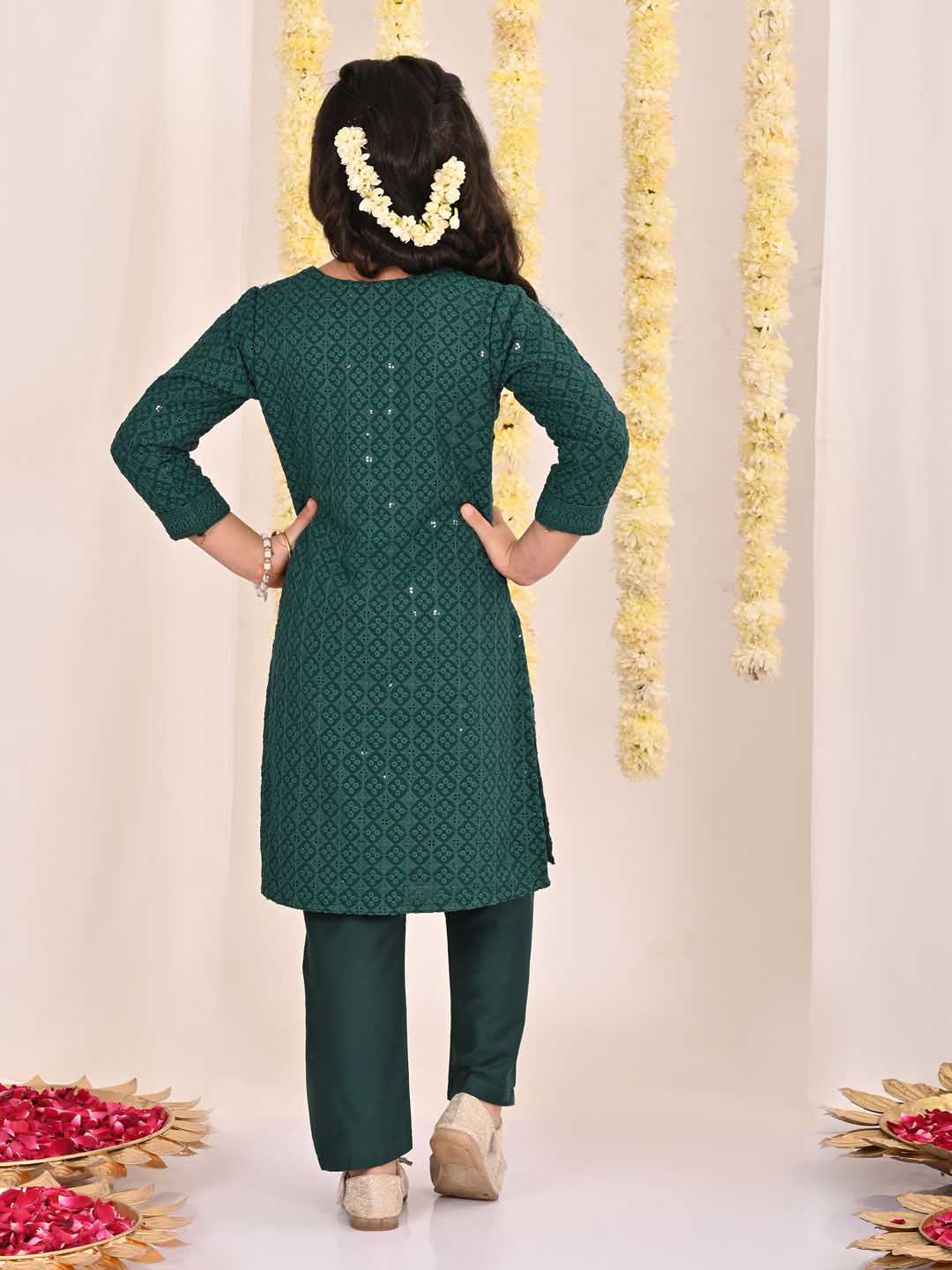 Girl's' Green Embellished Kurta Pyjama Set