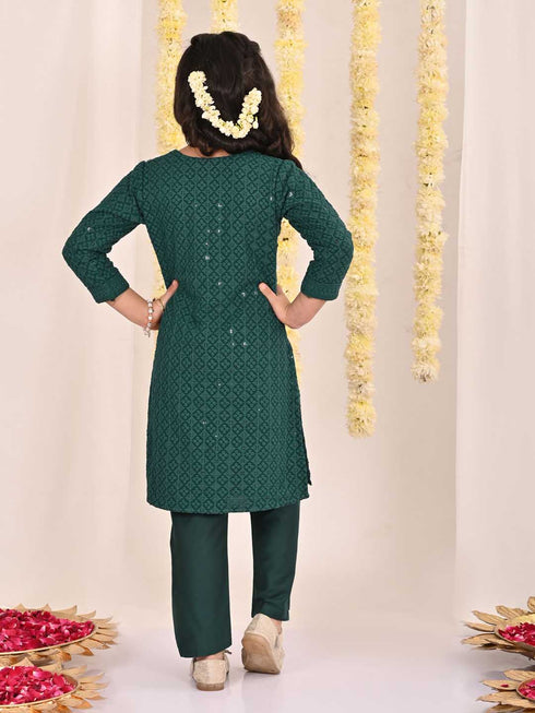 Girl's' Green Embellished Kurta Pyjama Set