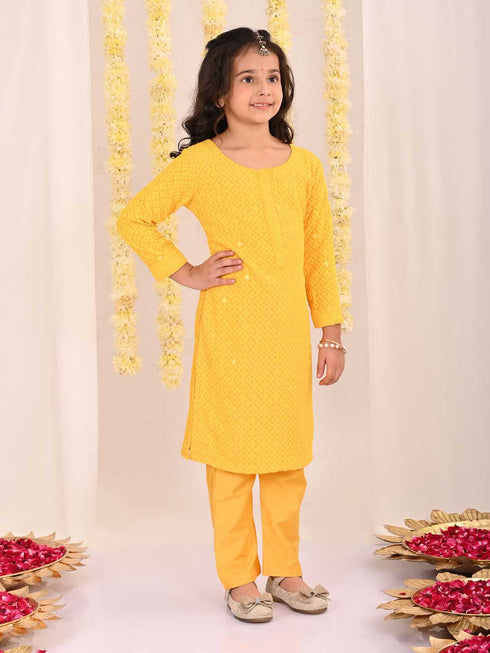 Girl's' Yellow Embellished Kurta Pyjama Set