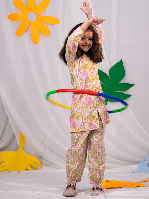 Girl's' Yellow Printed Kurta Patiala Set