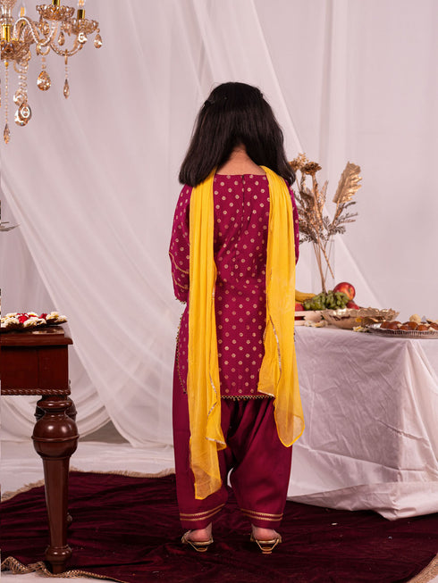 Girl's Pink Kurta Salwar And Dupatta Set