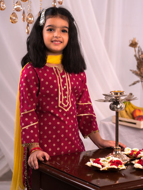 Girl's Pink Kurta Salwar And Dupatta Set
