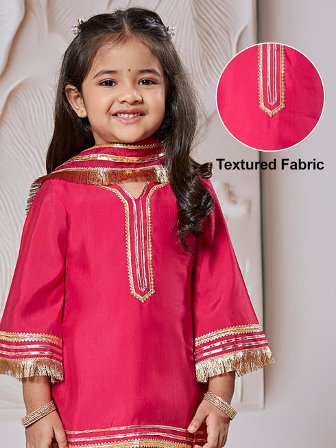 Girl's' Pink Kurta Set With Dupatta