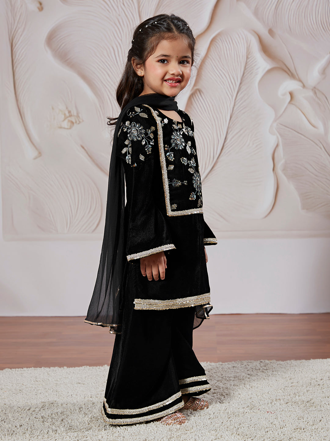 Girl's' Black Kurta Set With Dupatta