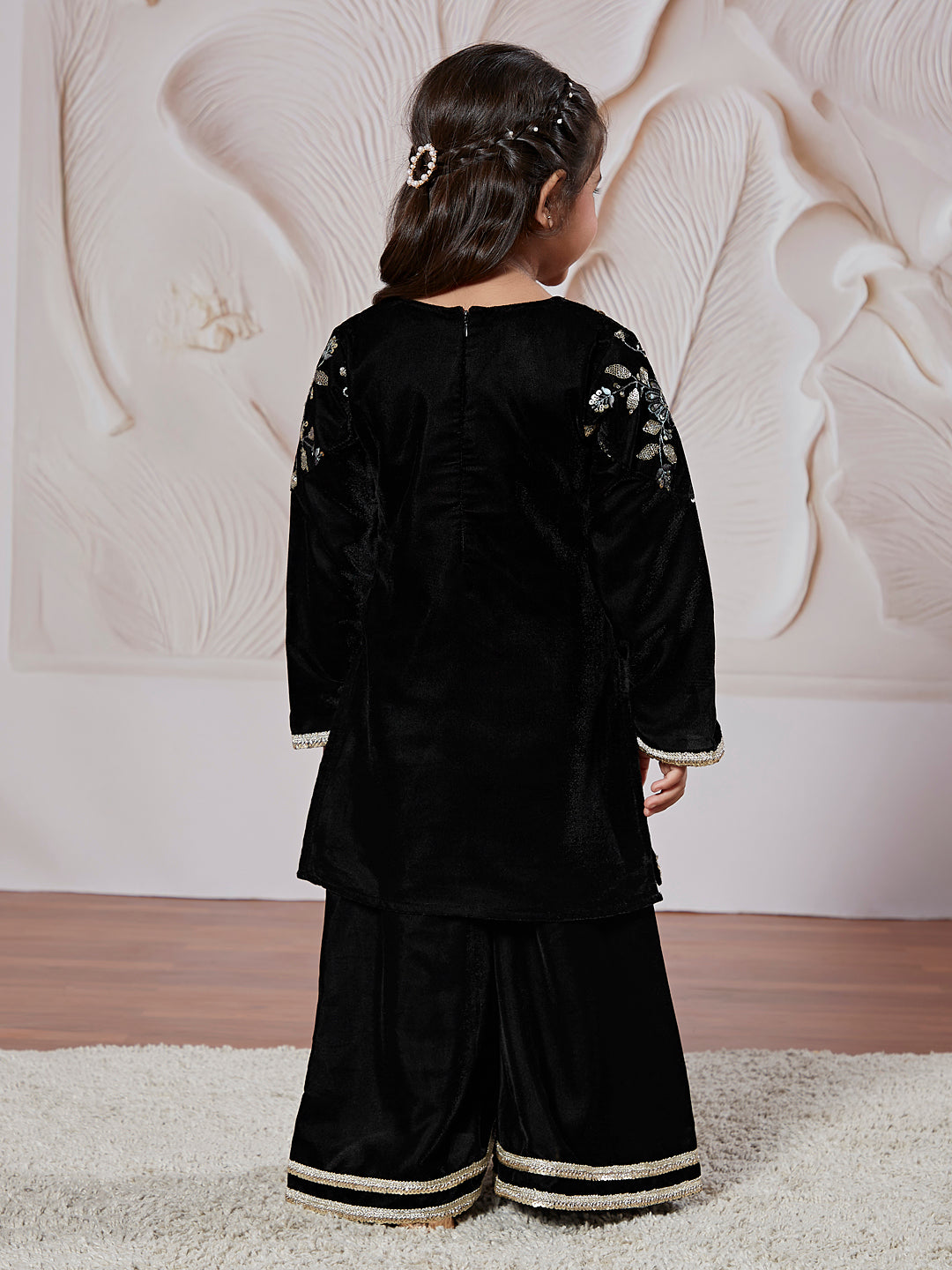 Girl's' Black Kurta Set With Dupatta