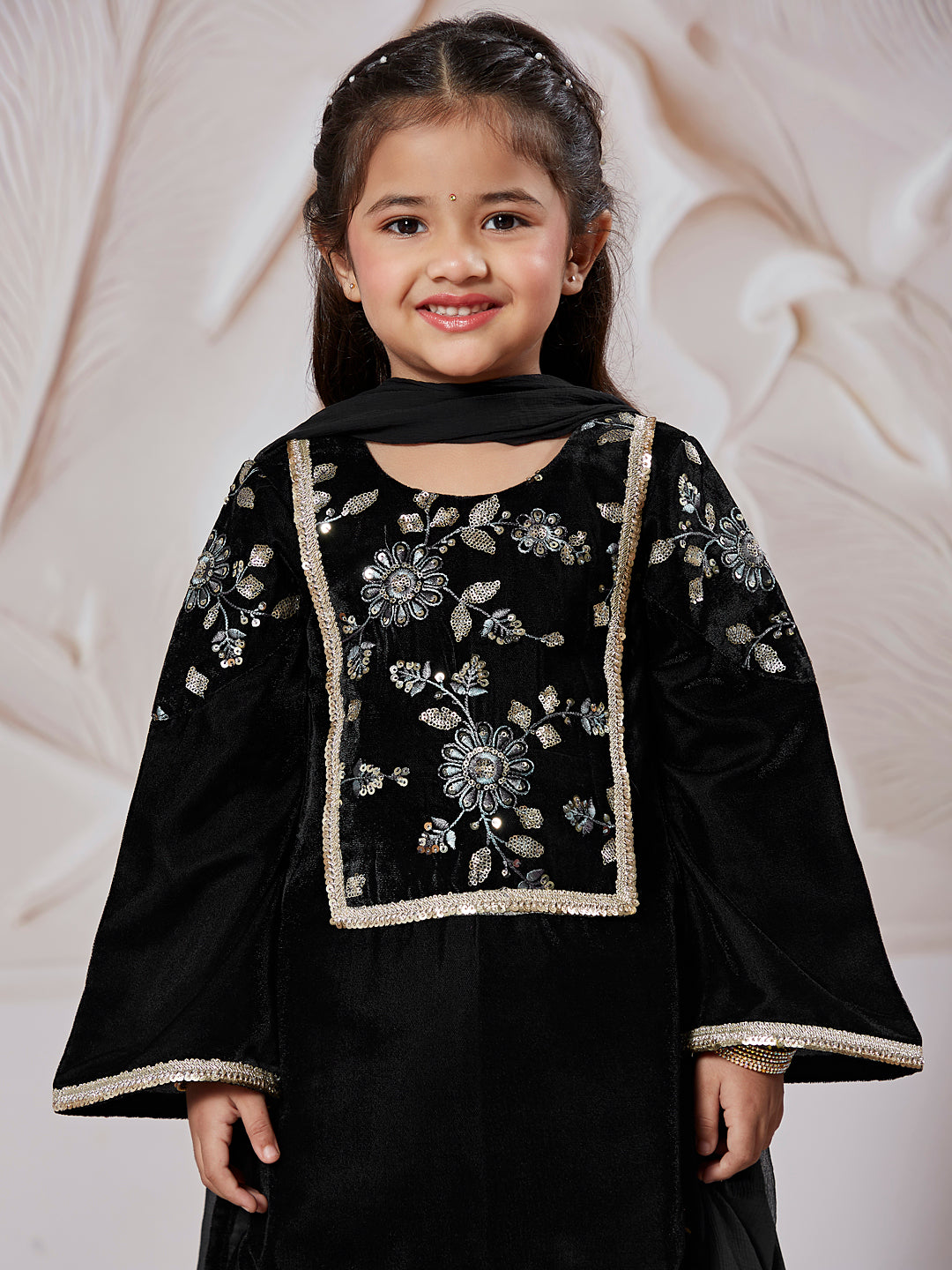 Girl's' Black Kurta Set With Dupatta
