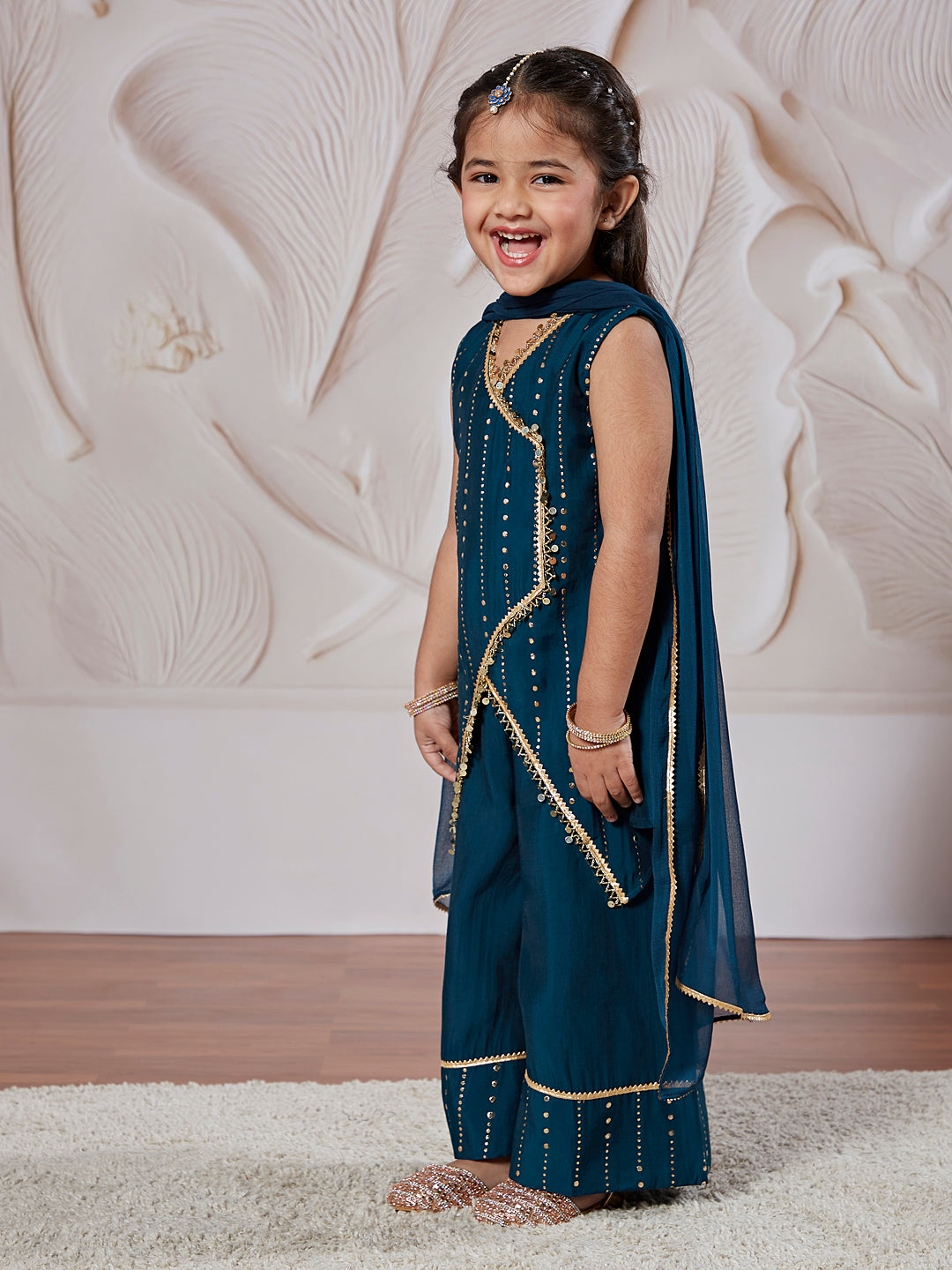 Girl's' Turquoise Kurta Set With Dupatta