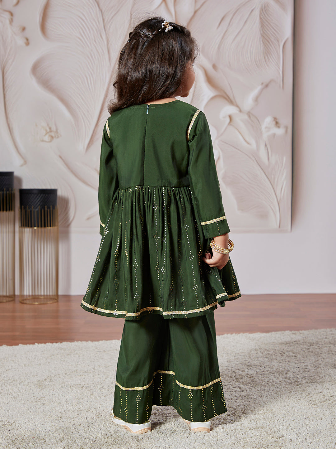 Girl's' Bottle Green Kurta Set With Dupatta