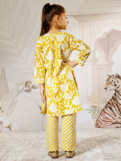 Girl's Yellow Cotton Kurta Pyjama Set