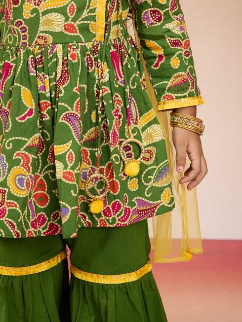 Vastramay Girls' Green Cotton Kurta with Sharara Set