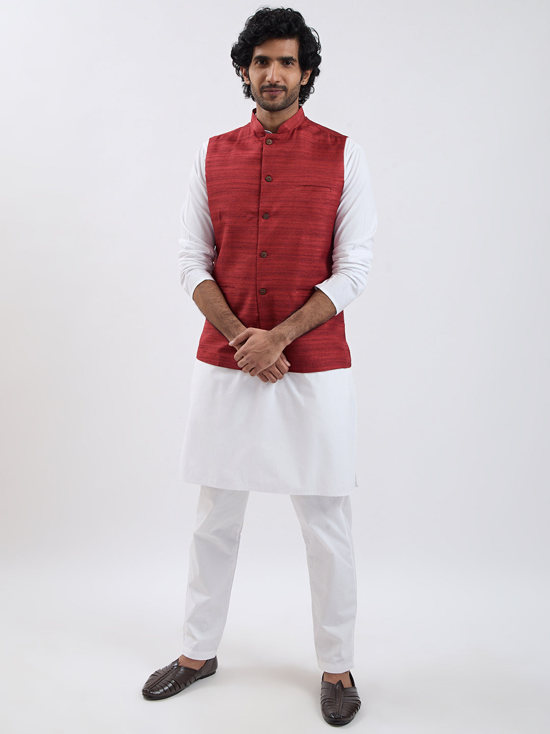 Men's Maroon And White Cotton Blend Jacket, Kurta And Pyjama Set
