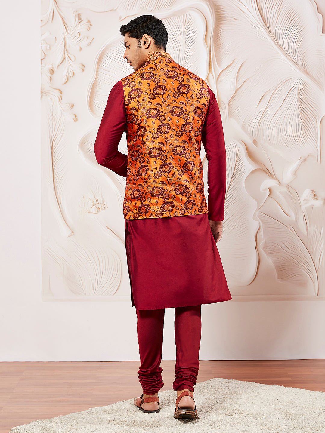 Men's Maroon Silk Blend Jacket,Kurta And Pyjama Set.