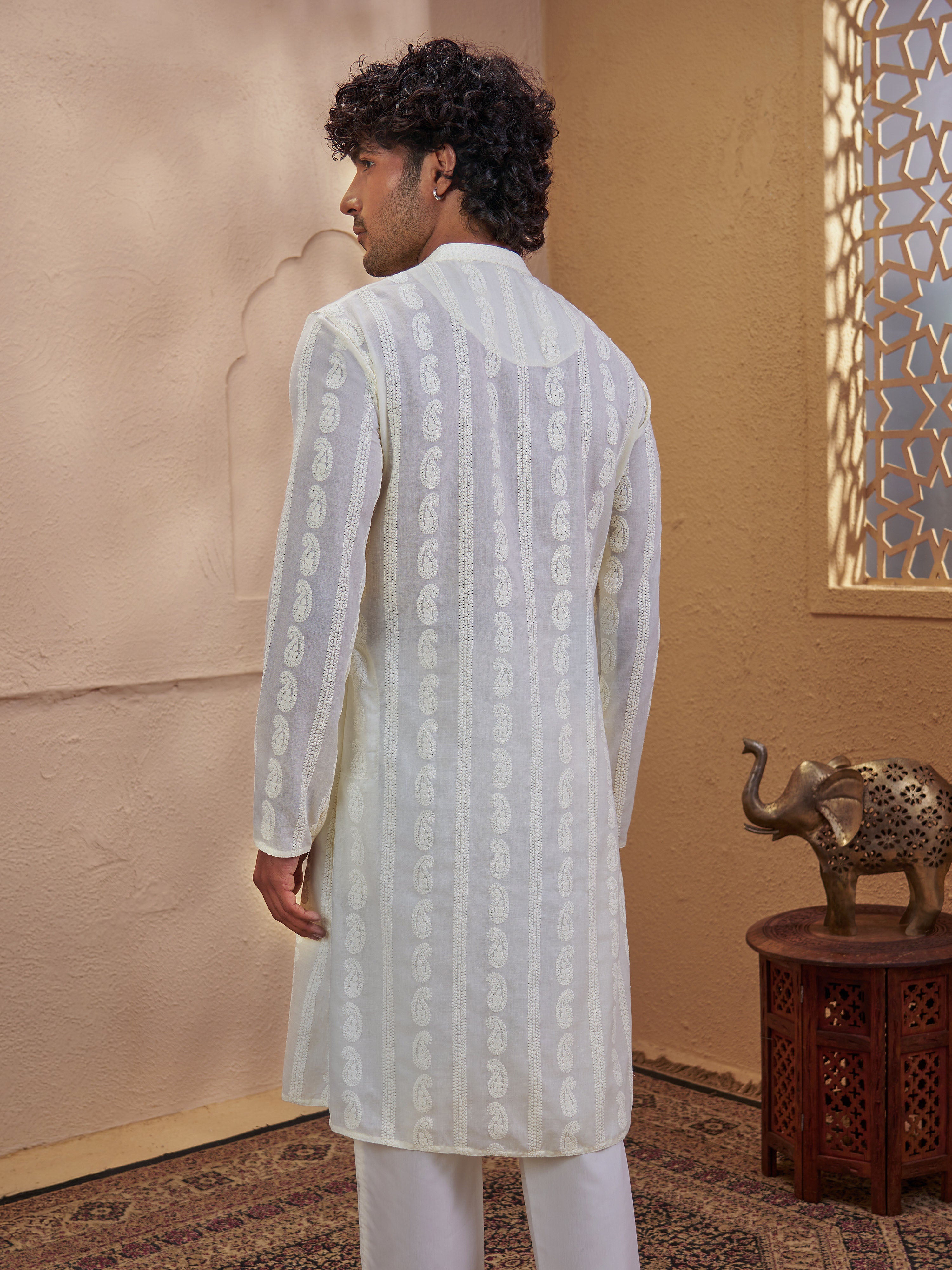 Vastramay Men Cream Cotton Chikankari Embroidered Kurta
