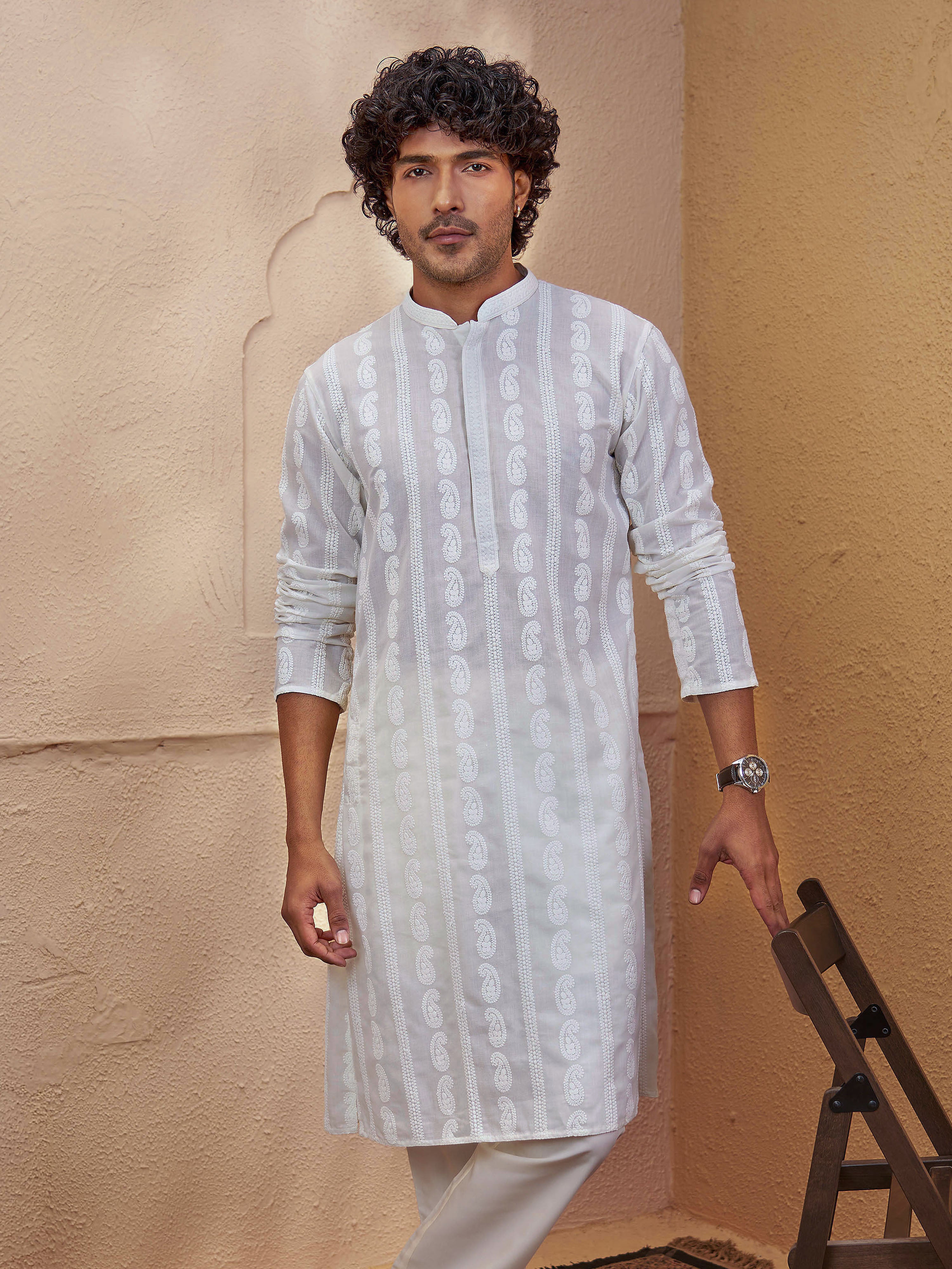 Vastramay Men Off White Cotton Chikankari Embroidered Kurta