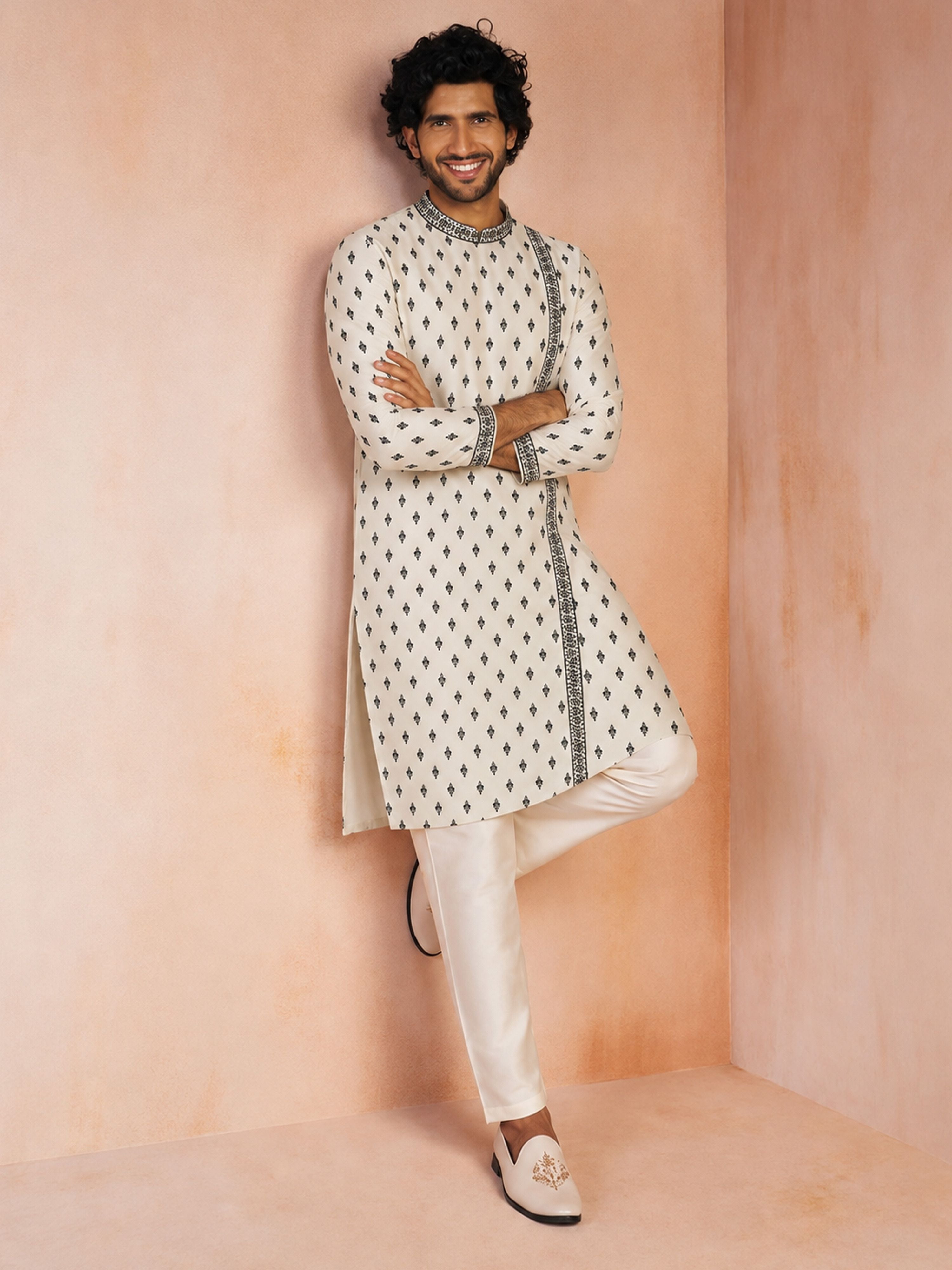 Men Black Viscose Kurta with Pyjama Navratri, Diwali, All regions, Festive, Durga Puja Ethnic Wear