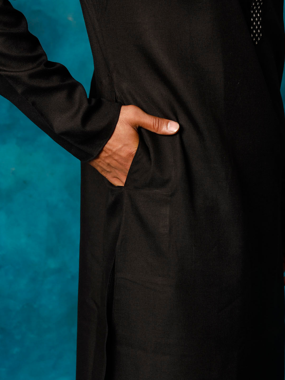 Men's Black And White Cotton Blend Kurta Pyjama Set