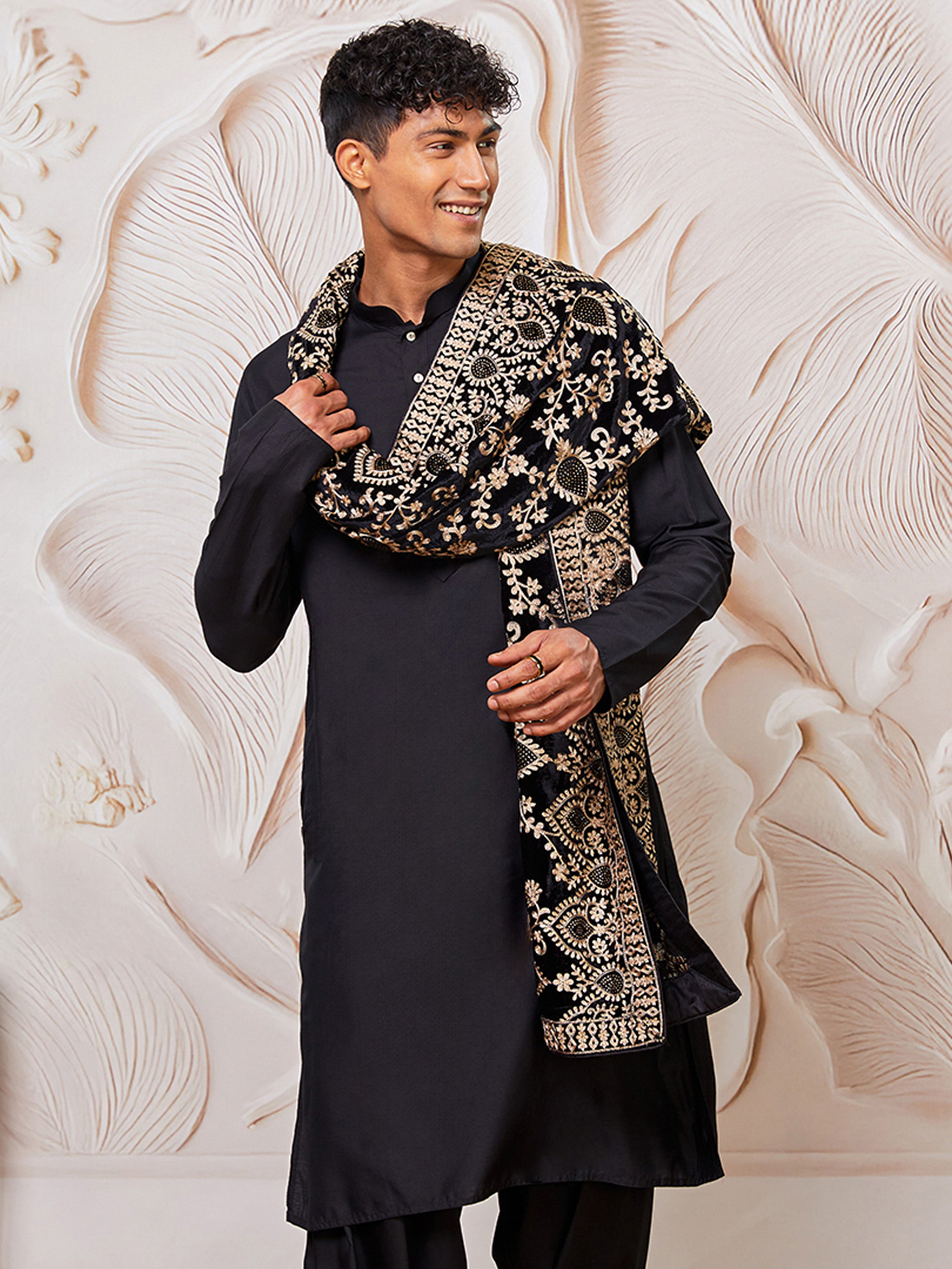 Men's Black Solid Silk Blend Kurta with Velvet Thread Embroidery Dupatta Set