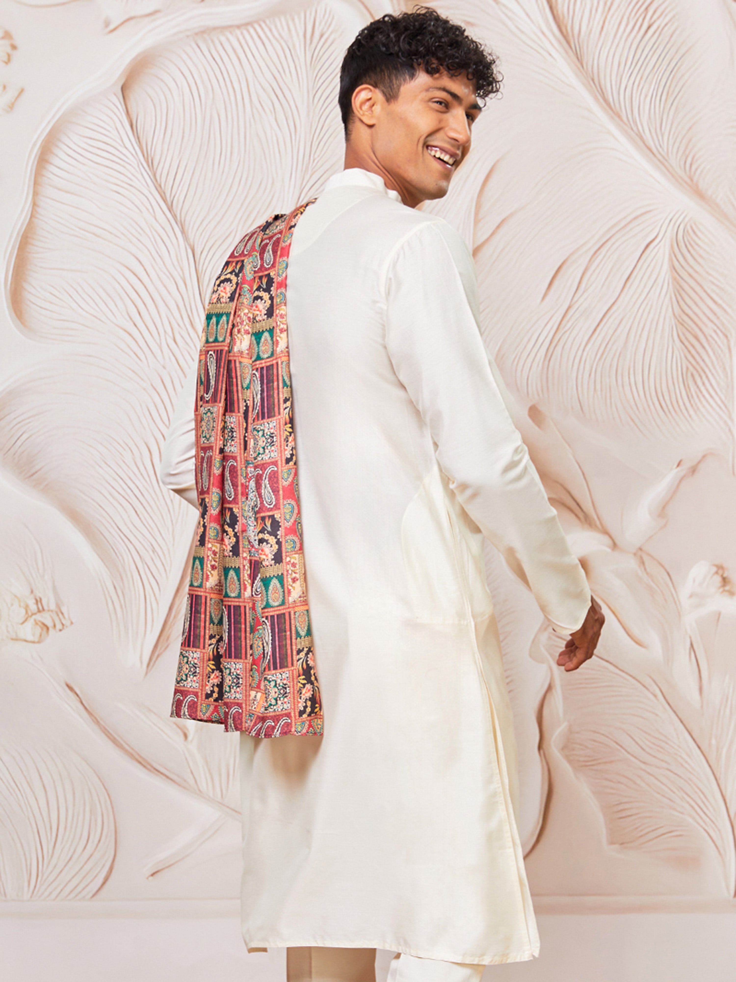 Men Cream Solid Silk Blend Kurta with Multicolour Paisley Print Dupatta Set