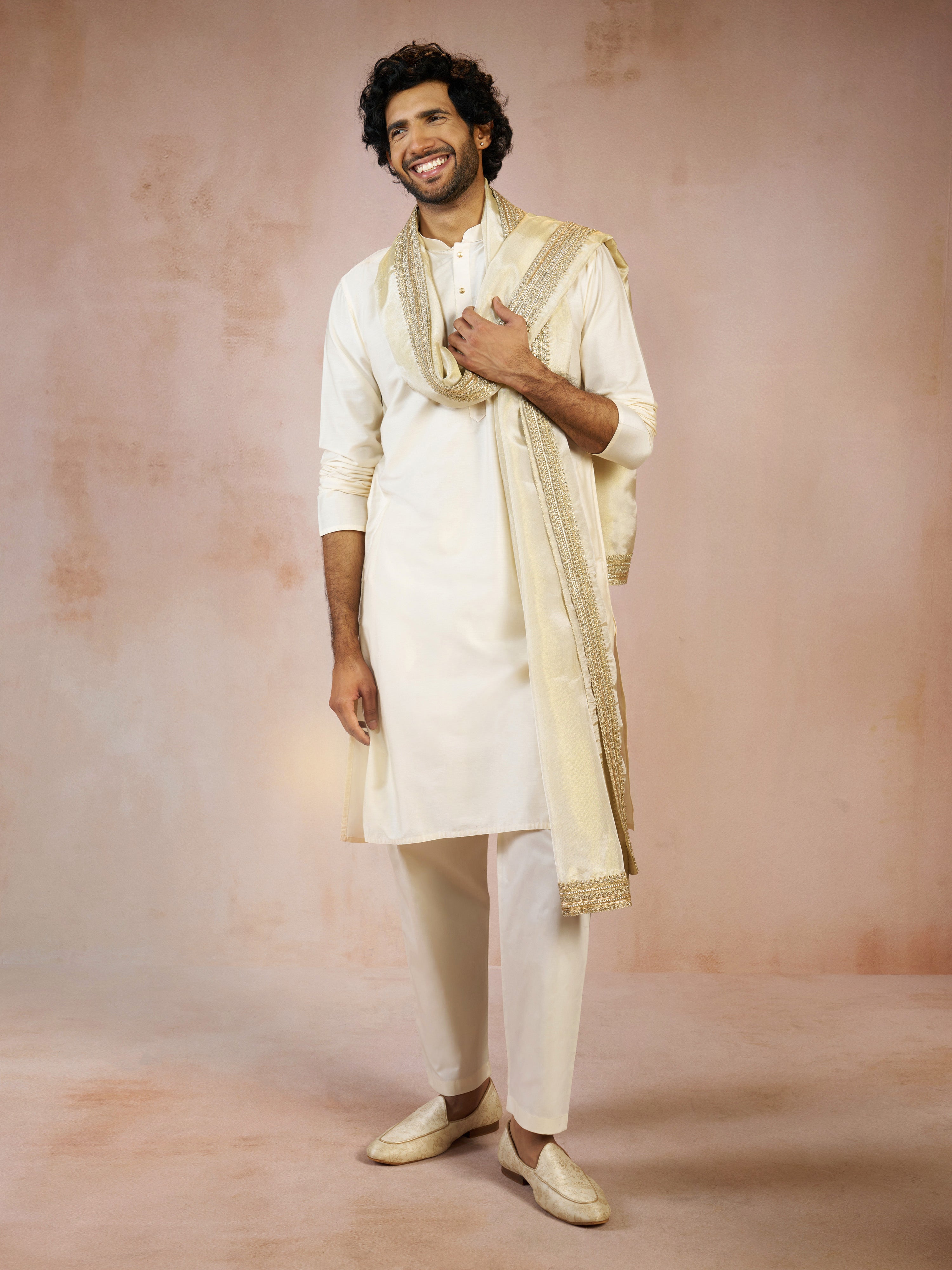 Men Cream Silk Blend Kurta with Pyjama & Dupatta Set