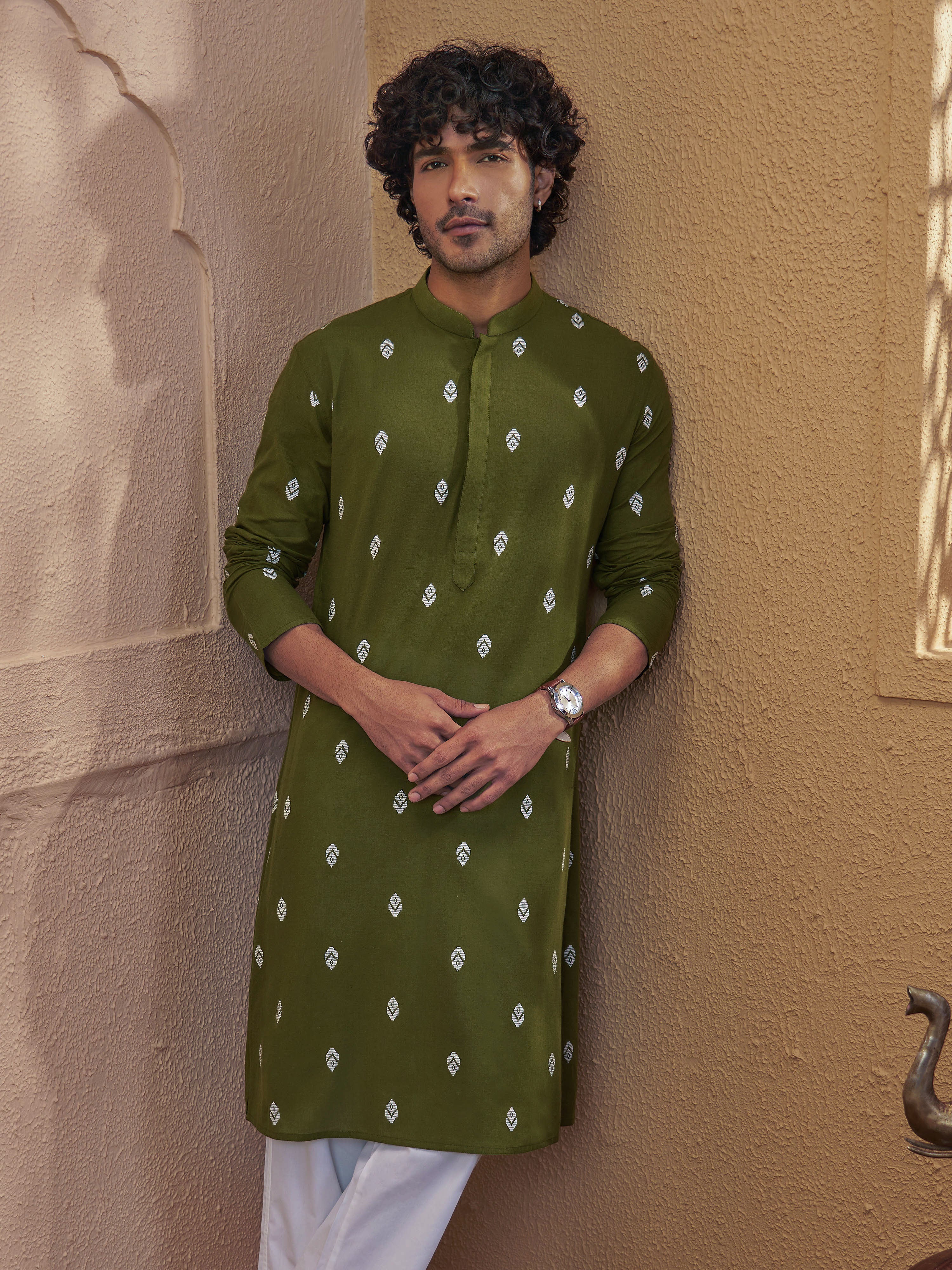 Vastramay Men Green Cotton Jacquard Ikkat Print Chikankari Embroidered Kurta