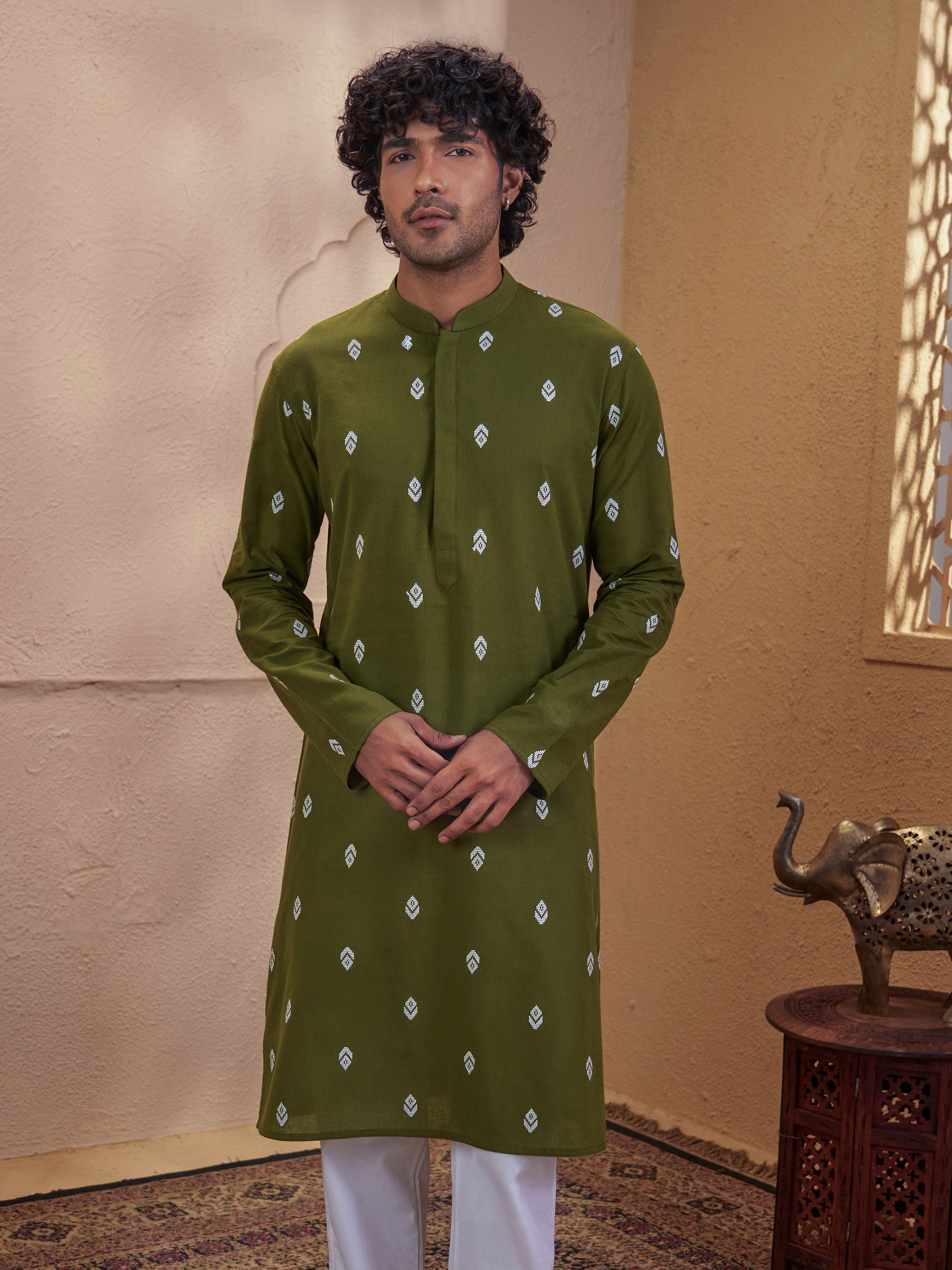 Vastramay Men Green Cotton Jacquard Ikkat Print Chikankari Embroidered Kurta