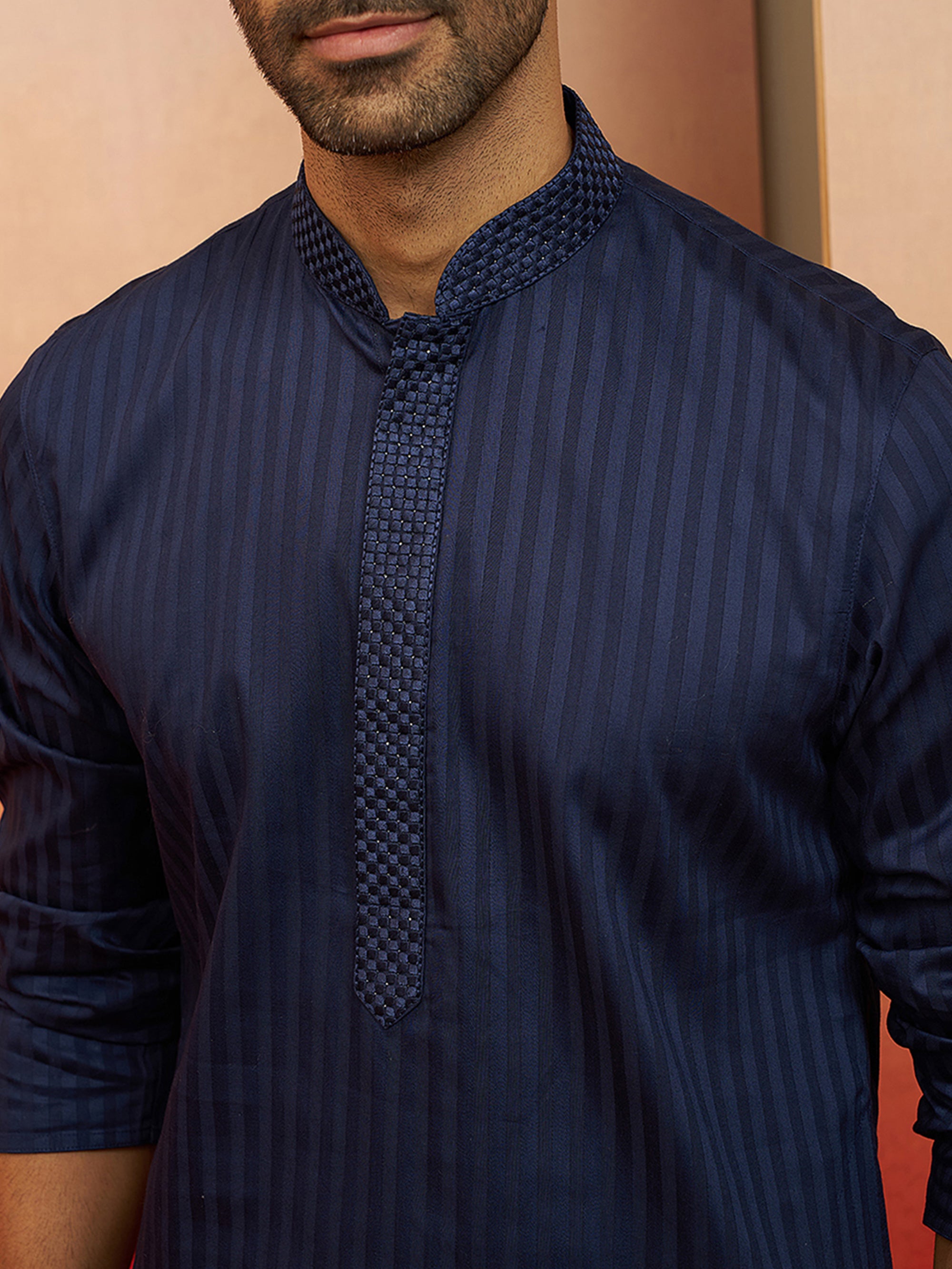 Vastramay Men Navy Blue Cotton Monalisa Embroidered Kurta