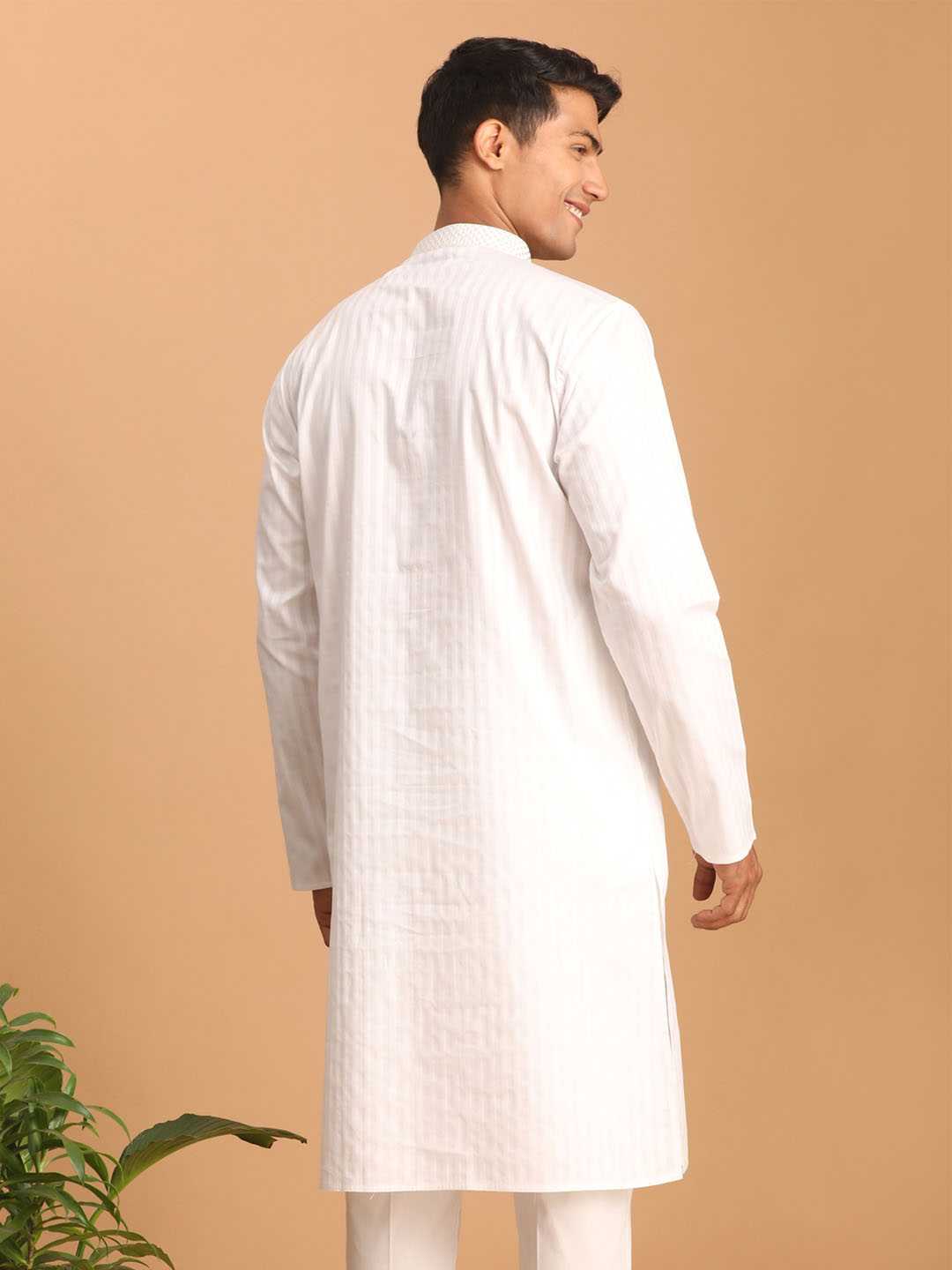 Men's White Cotton Blend Solid Kurta