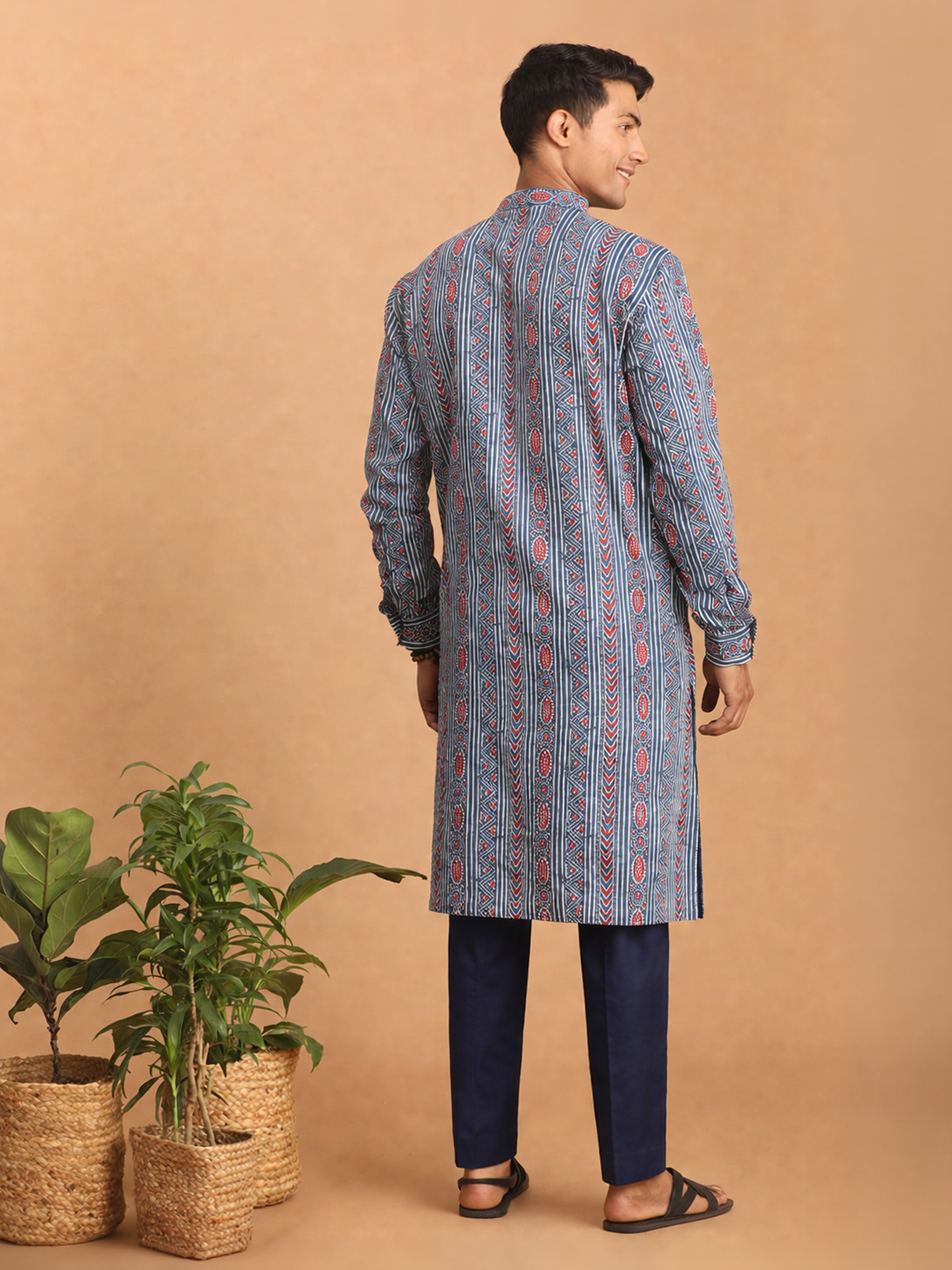 Men Blue Ethnic Motif & Kantha Print Cotton Kurta with Navy Blue Pant Set