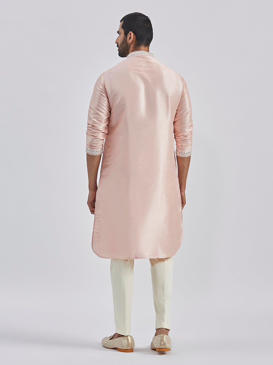 Men's Peach Silk Blend Kurta And Pyjama Set.