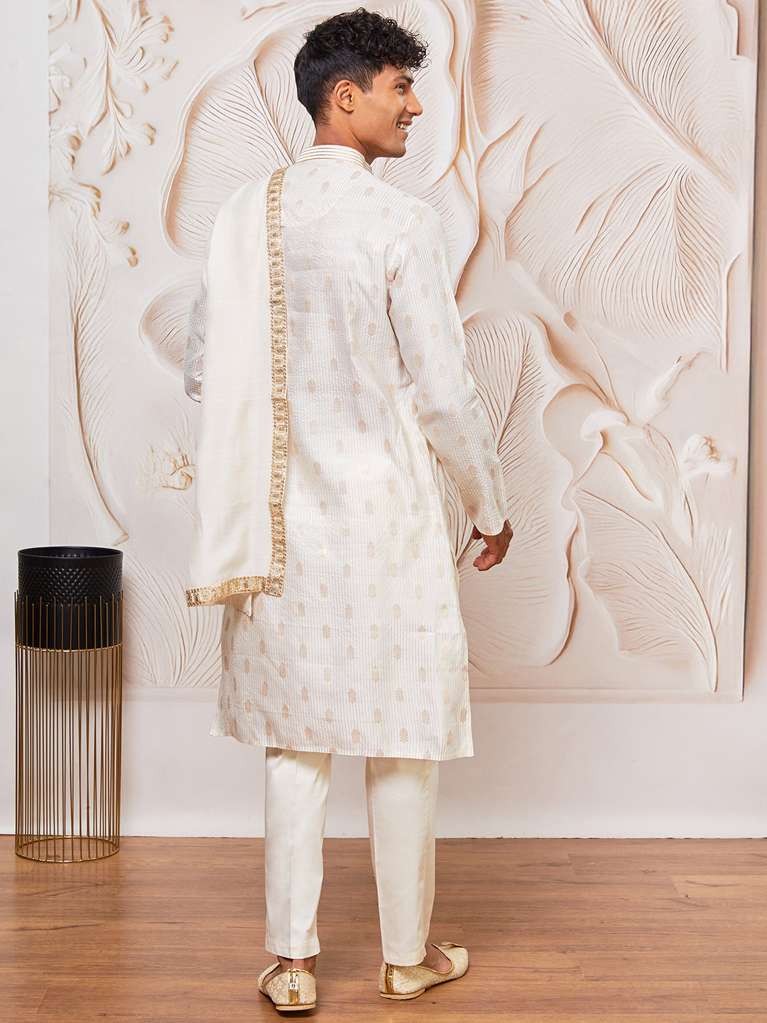 Men's Cream Gold Jacquard Zari Kurta with Pyjama and Lace Border Dupatta Set