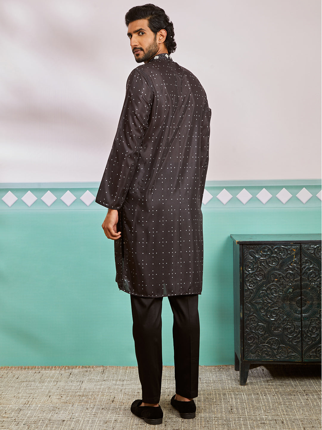Men's Black Silk Blend Kurta And Pyjama Set