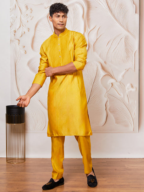 Men's Mustard Silk Blend Kurta,Pyjama Set.