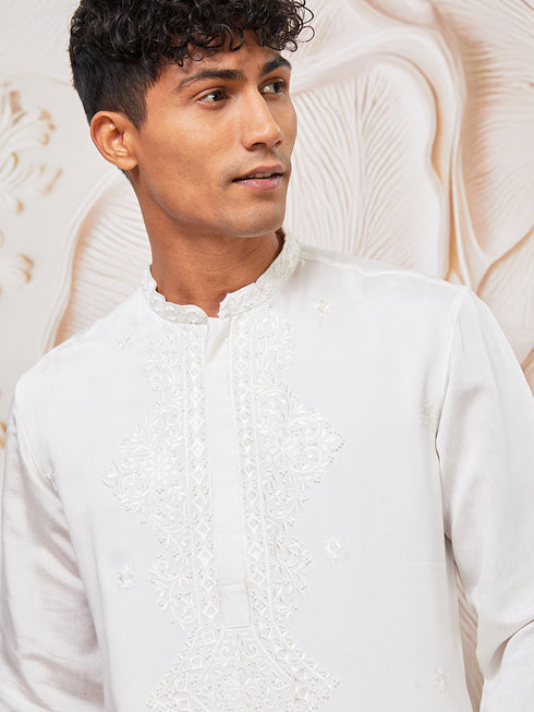 Men's White Silk Blend Kurta And Pyjama Set