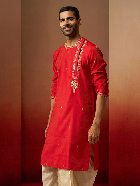 Vastramay Men Red Hand Embroidered Kurta